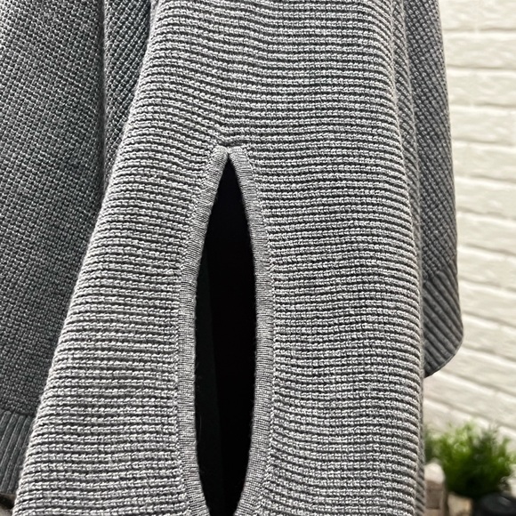 Lululemon forward flow poncho Cashmere blend - SZ OS - Picture 8 of 10